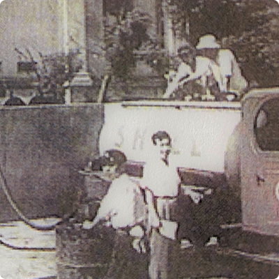 1949年SHELLガソリンスタンドポンプ